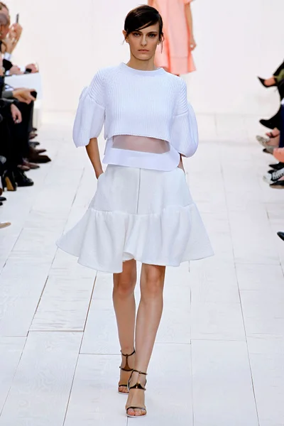 Look 11